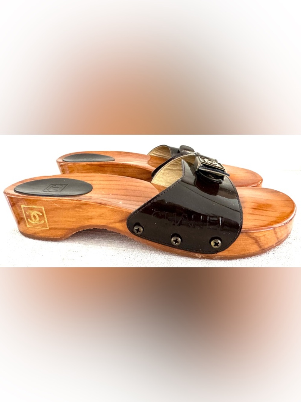 CHANEL Vintage Brown Patent Wood CC Clog Sandals Patent CC Slides EU 39 - Picture 5 of 11